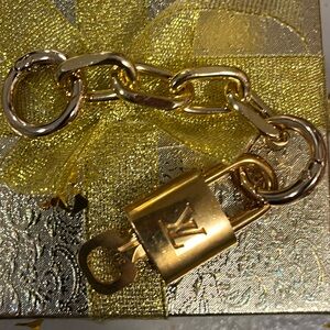 Louis Vuitton Lock And Key 302